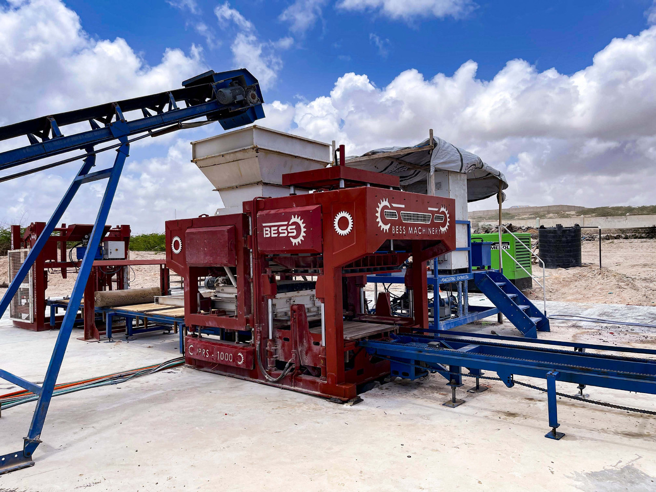 Fully Automatic Concrete Block Machine | PRS-1000 Bess Machine - Вибропресс: фото 1 Fully Automatic Concrete Block Machine | PRS-1000 Bess Machine - Вибропресс: фото 1