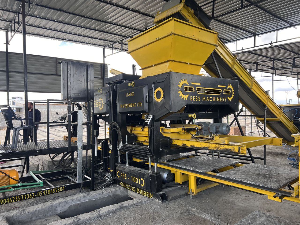 PRS-1000 Semi-Automatic Block Making Machine - Вибропресс: фото 4 PRS-1000 Semi-Automatic Block Making Machine - Вибропресс: фото 4