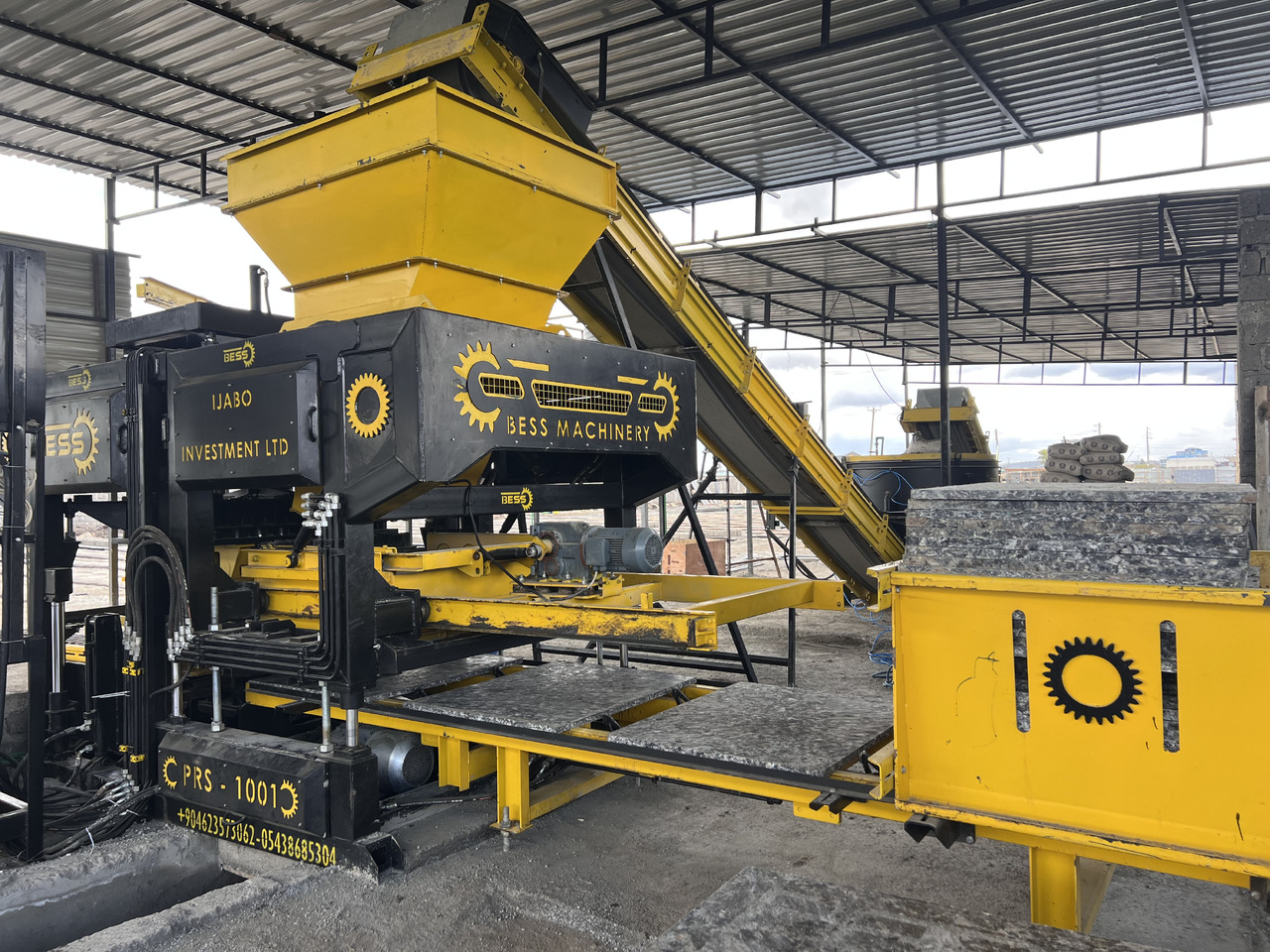 PRS-1000 Semi-Automatic Block Making Machine - Вибропресс: фото 3 PRS-1000 Semi-Automatic Block Making Machine - Вибропресс: фото 3