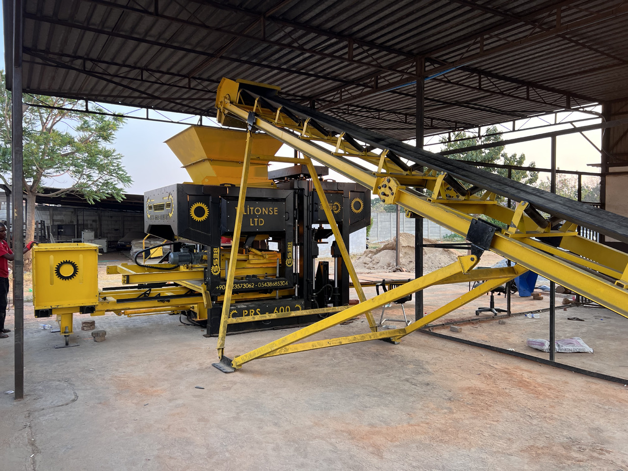 PRS-600 Semi-Automatic Concrete Block Machine - Вибропресс: фото 3 PRS-600 Semi-Automatic Concrete Block Machine - Вибропресс: фото 3