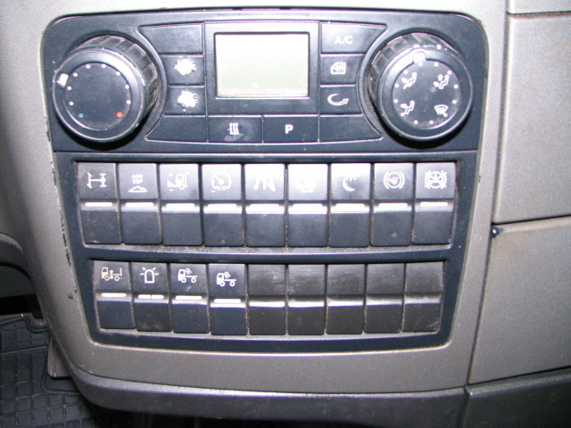 MAN TGX 18.480 / LOW DECK / ENGINE DAMAGE. - Тягач: фото 5 MAN TGX 18.480 / LOW DECK / ENGINE DAMAGE. - Тягач: фото 5