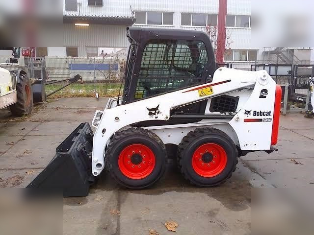 BOBCAT S450 - Мини-погрузчик с бортовым поворотом: фото 3 BOBCAT S450 - Мини-погрузчик с бортовым поворотом: фото 3