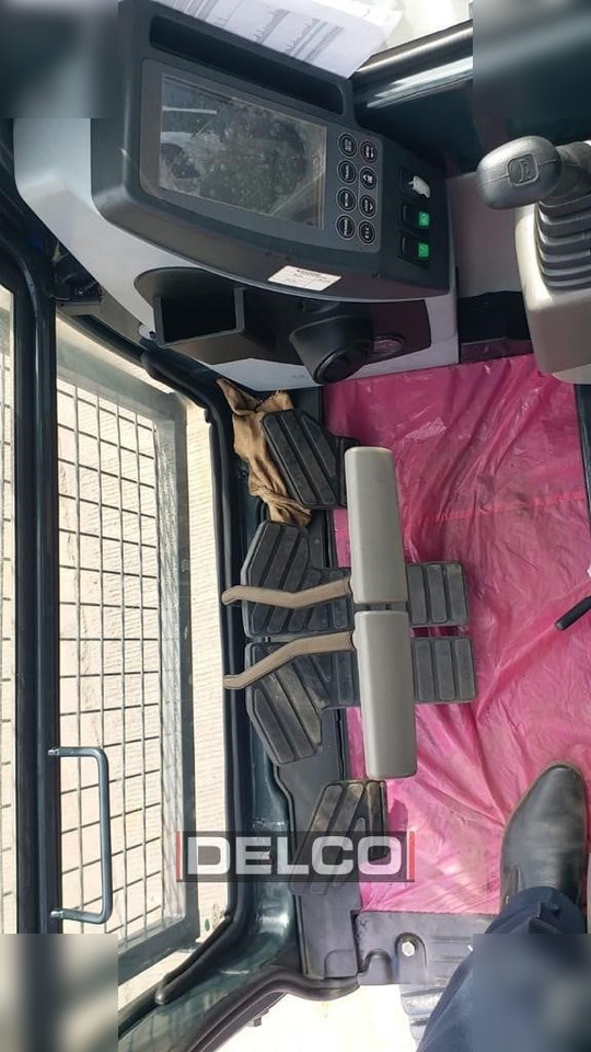 HYUNDAI ROBEX 210 - Гусеничный экскаватор: фото 3 HYUNDAI ROBEX 210 - Гусеничный экскаватор: фото 3