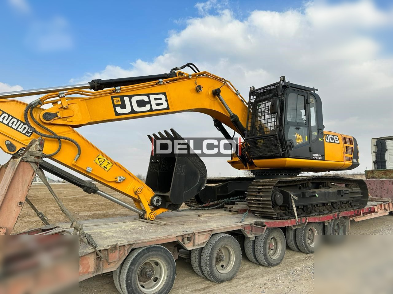 JCB 225 LC - Гусеничный экскаватор: фото 1 JCB 225 LC - Гусеничный экскаватор: фото 1