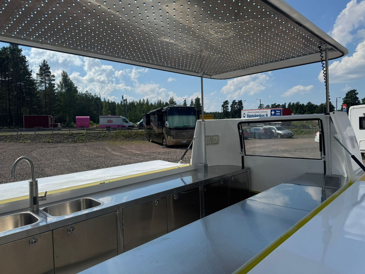 Торговый грузовик Event Mobil Catering Foodtruck: фото 11