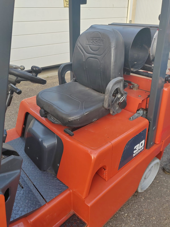 Nissan CPJ02A30PV - Газовый погрузчик: фото 5 Nissan CPJ02A30PV - Газовый погрузчик: фото 5