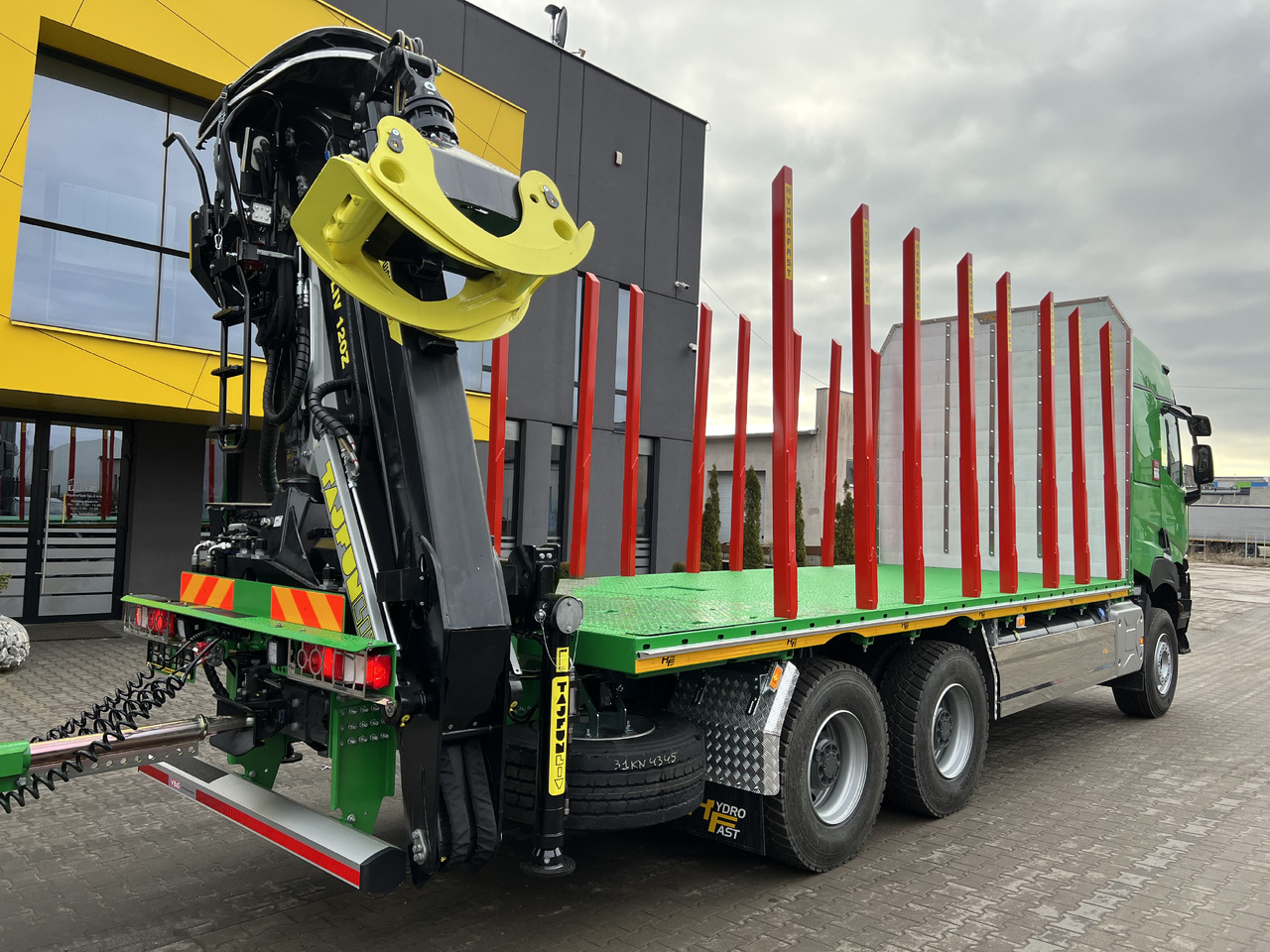 RENAULT Gama K 520 6x4 zabudowa platforma 3 osiowa z żurawiem - Лесовоз, Автоманипулятор: фото 3 RENAULT Gama K 520 6x4 zabudowa platforma 3 osiowa z żurawiem - Лесовоз, Автоманипулятор: фото 3