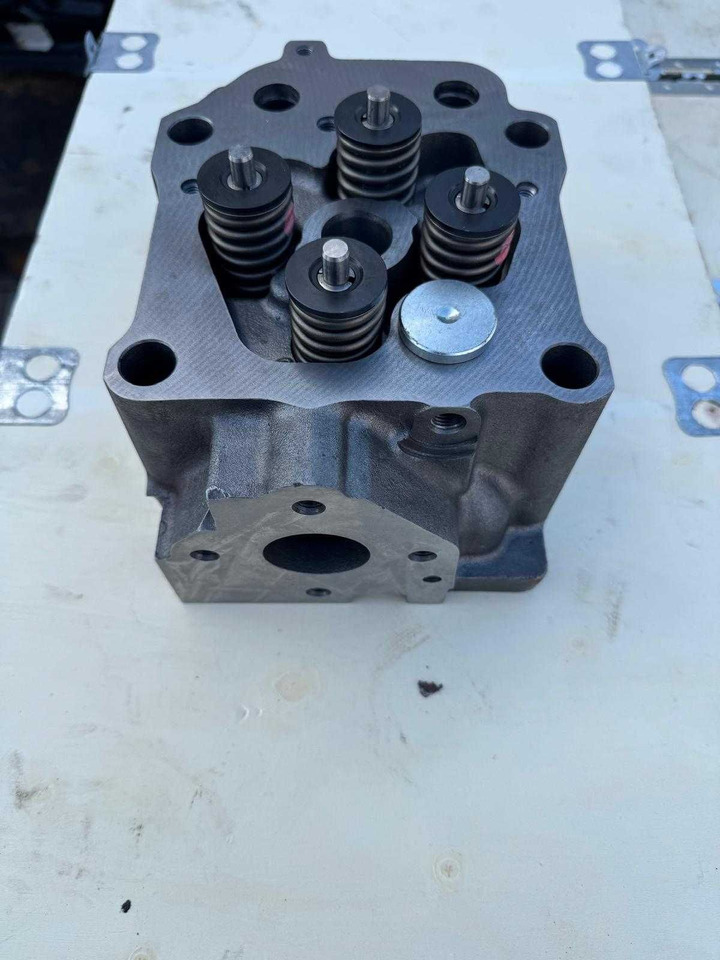 Głowica do silnika Mercedes om 501/541 Jaguar ROPA CLAAS e5 stg3 - Двигатель: фото 1 Głowica do silnika Mercedes om 501/541 Jaguar ROPA CLAAS e5 stg3 - Двигатель: фото 1