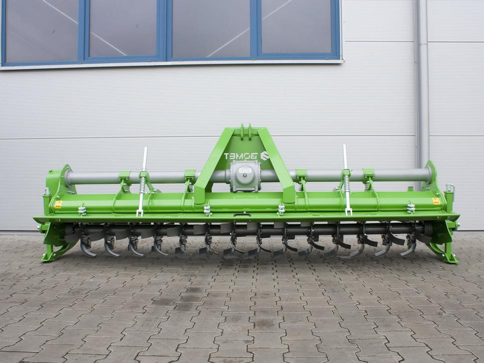 Bomet Bodenfräsen / Rotary tiller / Rotavator / Vangatrice / Desgarrador / Роторный культиватор / Glebogryzarka 3 m - Почвофреза: фото 2 Bomet Bodenfräsen / Rotary tiller / Rotavator / Vangatrice / Desgarrador / Роторный культиватор / Glebogryzarka 3 m - Почвофреза: фото 2