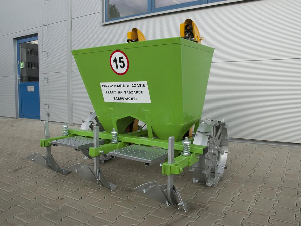 Bomet Kartoffelpflanzmaschine / Potato planter / Planteuse de pomme de terre / Piantapatate / Sadzarka ziemniaków - Картофелесажалка: фото 2 Bomet Kartoffelpflanzmaschine / Potato planter / Planteuse de pomme de terre / Piantapatate / Sadzarka ziemniaków - Картофелесажалка: фото 2
