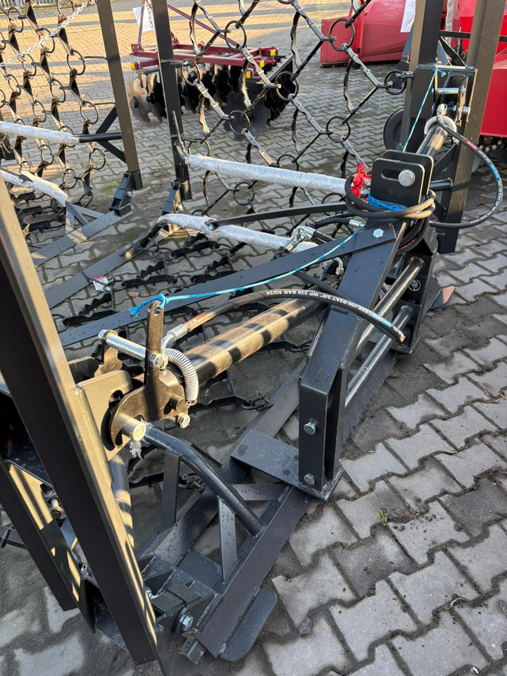 Metal-Technik Wiesenegge / Meadow harrow / Herse de prairie / Strigliatrice / Lanza de prado / Полевая волокуша / Włóka łąkowa 6 m - Луговая борона: фото 3 Metal-Technik Wiesenegge / Meadow harrow / Herse de prairie / Strigliatrice / Lanza de prado / Полевая волокуша / Włóka łąkowa 6 m - Луговая борона: фото 3