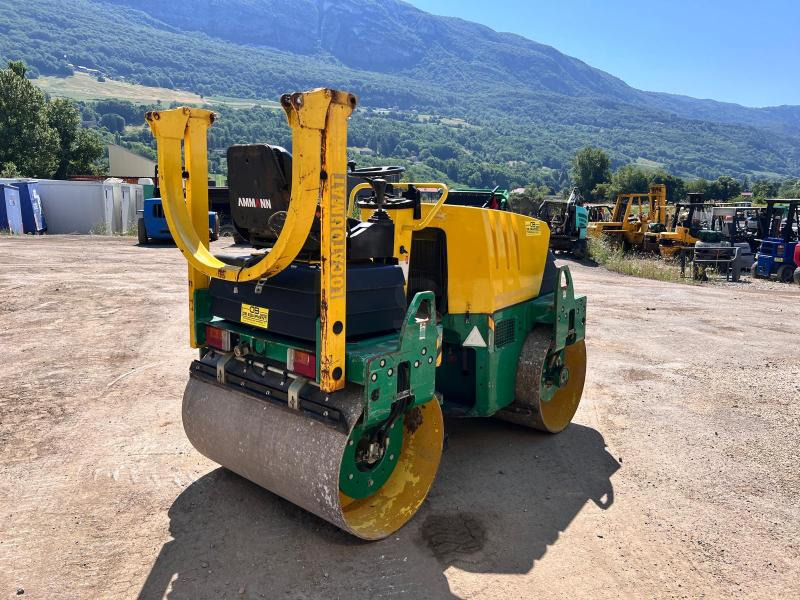 Ammann AV26-2 COMPACTEUR ROULEAU TANDEM VIBRANT ARTICULÉ - Дорожный каток: фото 5 Ammann AV26-2 COMPACTEUR ROULEAU TANDEM VIBRANT ARTICULÉ - Дорожный каток: фото 5