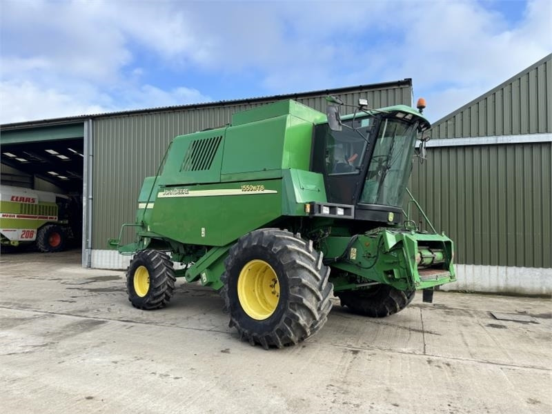 John Deere 1550 WTS c/w 620R Header - Навесное оборудование для комбайна: фото 1 John Deere 1550 WTS c/w 620R Header - Навесное оборудование для комбайна: фото 1