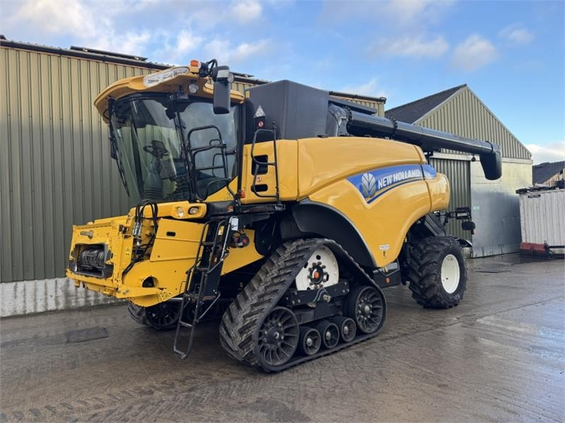 New Holland CR9070 c/w 30ft Varifeed Header - Навесное оборудование для комбайна: фото 1 New Holland CR9070 c/w 30ft Varifeed Header - Навесное оборудование для комбайна: фото 1