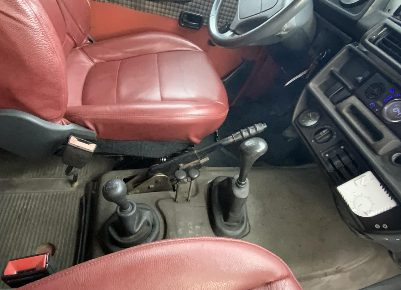 Внедорожник Mercedes-Benz G 300: фото 11