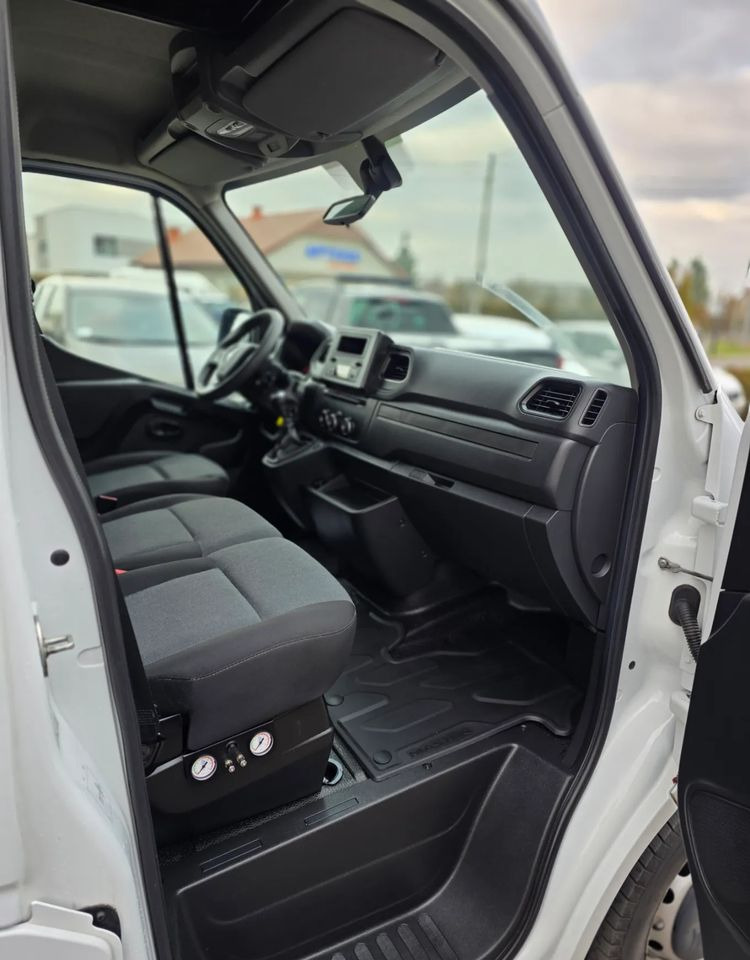 Тентованный фургон Renault Master: фото 10