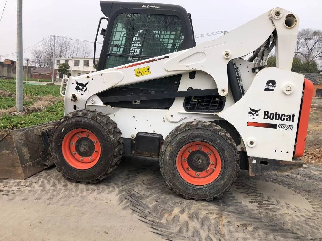 Bobcat T 770 - Мини-погрузчик с бортовым поворотом: фото 3 Bobcat T 770 - Мини-погрузчик с бортовым поворотом: фото 3