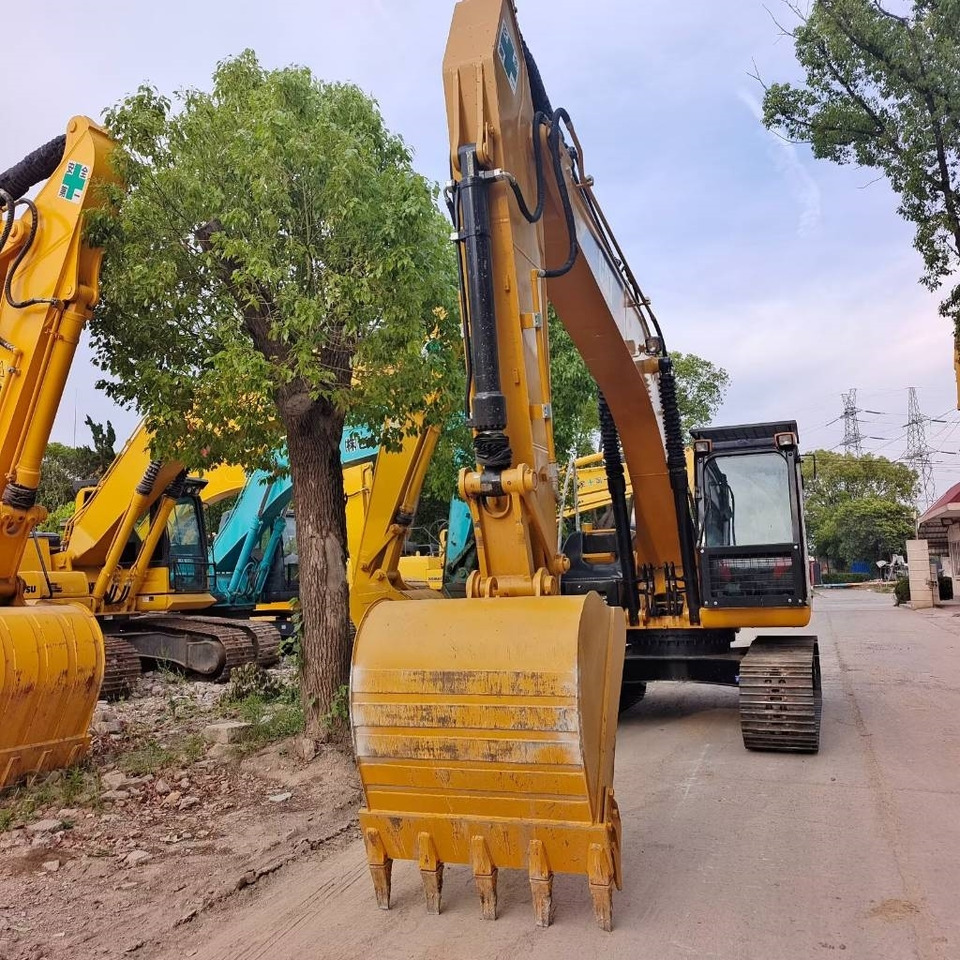 CAT 324D2L - Гусеничный экскаватор: фото 3 CAT 324D2L - Гусеничный экскаватор: фото 3