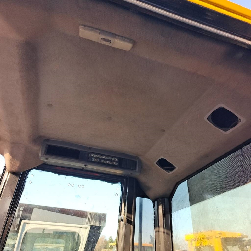 Колёсный погрузчик Komatsu WA 320-5: фото 21 Колёсный погрузчик Komatsu WA 320-5: фото 21