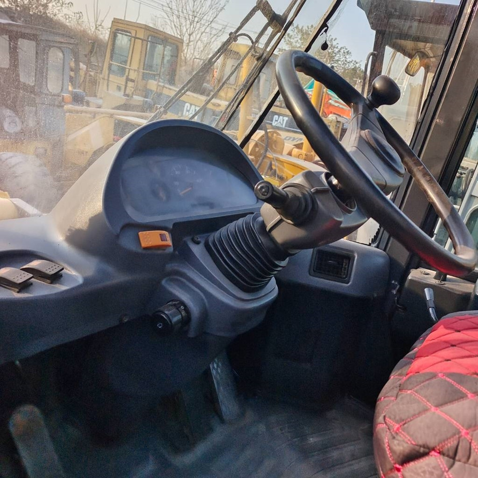 Колёсный погрузчик Komatsu WA 320-5: фото 22 Колёсный погрузчик Komatsu WA 320-5: фото 22