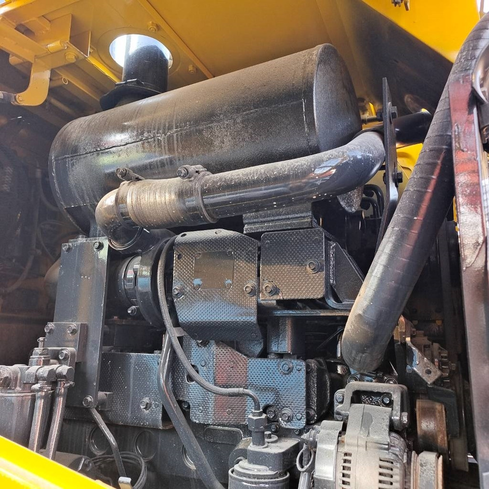 Колёсный погрузчик Komatsu WA 320-5: фото 18 Колёсный погрузчик Komatsu WA 320-5: фото 18