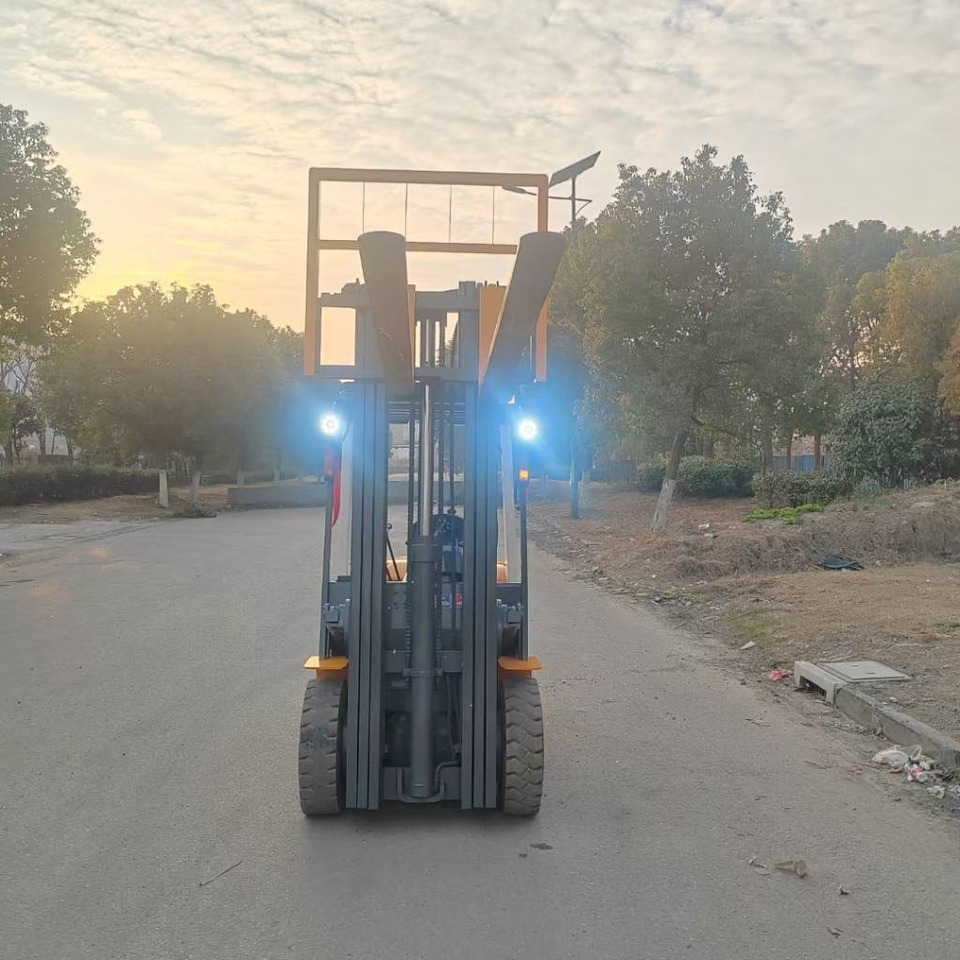 TCM FD 30 - Гусеничный экскаватор: фото 5 TCM FD 30 - Гусеничный экскаватор: фото 5