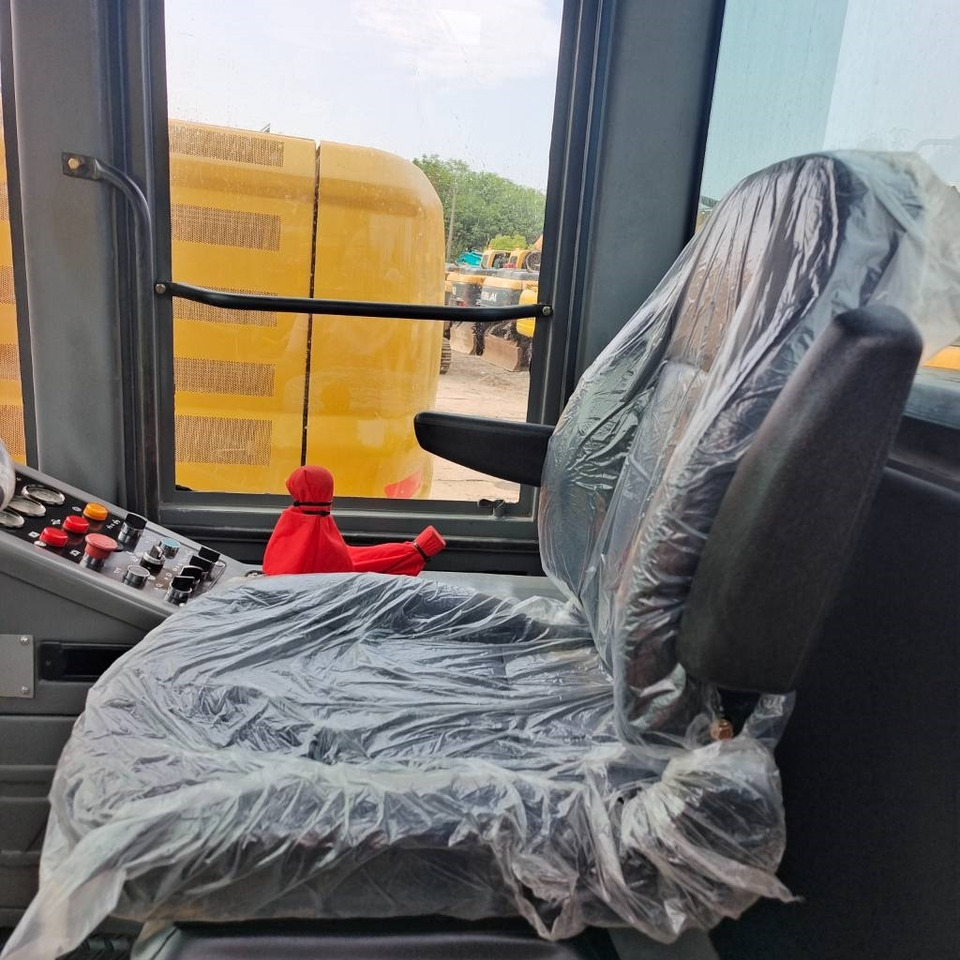 Компактор XCMG XS 143J: фото 10