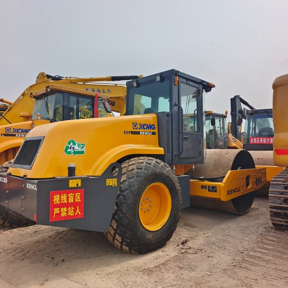 Компактор XCMG XS 143J: фото 9