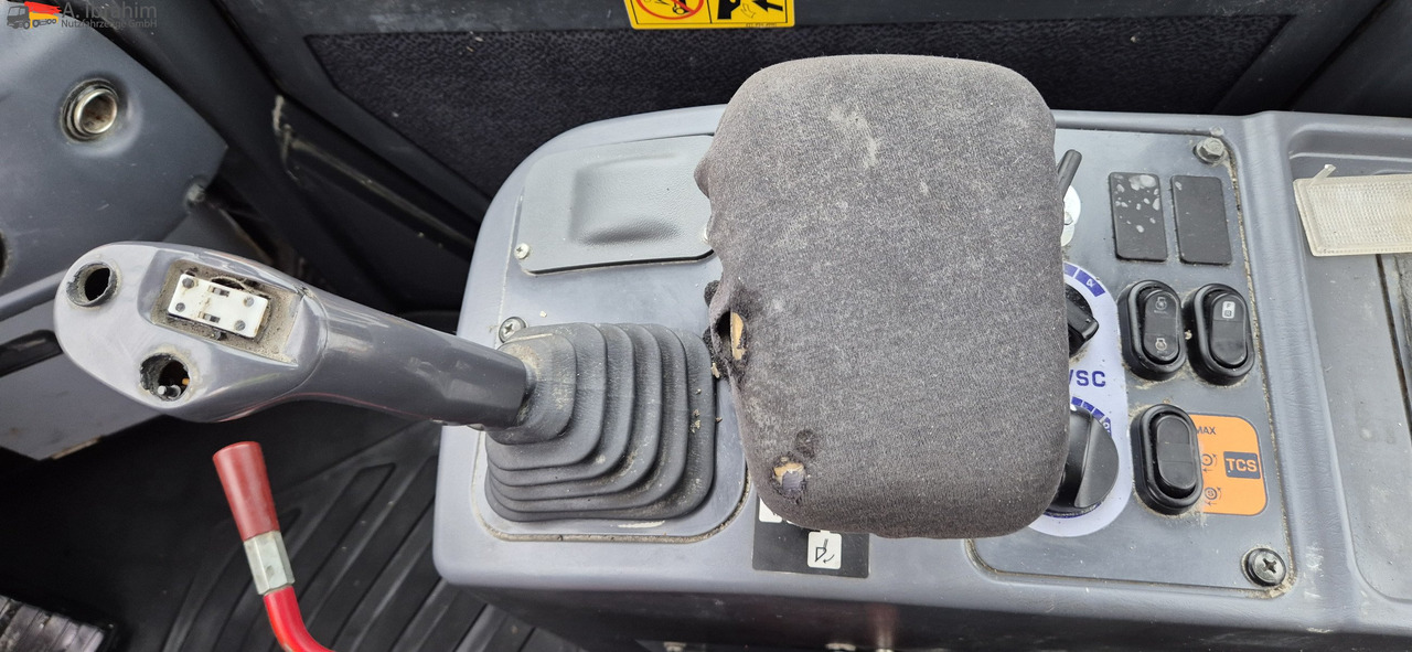 Komatsu WA 250 Zustand technisch ok, optisch 3-4 Unterlagen vorhanden - Колёсный погрузчик: фото 4 Komatsu WA 250 Zustand technisch ok, optisch 3-4 Unterlagen vorhanden - Колёсный погрузчик: фото 4