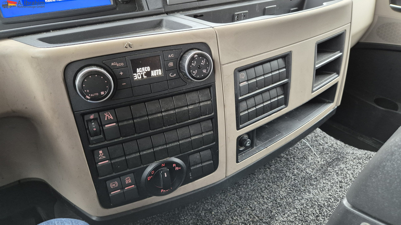 MAN 8.250 7,30 m Koffer, Navi, Topzustand - Фургон с закрытым кузовом: фото 3 MAN 8.250 7,30 m Koffer, Navi, Topzustand - Фургон с закрытым кузовом: фото 3