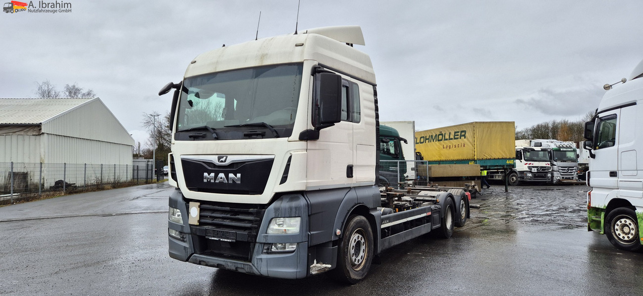 MAN TGX 26.460 Vario-Rahmen deutsches Fahrzeug. ohne Wechselbrücke - Тентованный грузовик: фото 1 MAN TGX 26.460 Vario-Rahmen deutsches Fahrzeug. ohne Wechselbrücke - Тентованный грузовик: фото 1