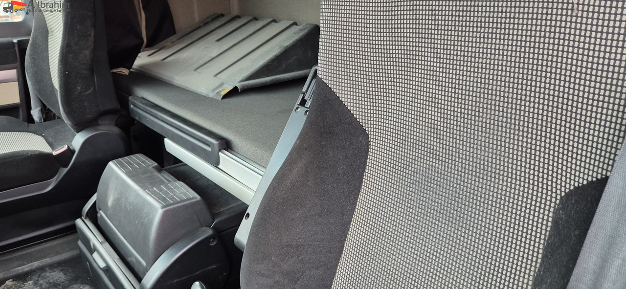 MAN TGX 26.460 Vario-Rahmen deutsches Fahrzeug. ohne Wechselbrücke - Тентованный грузовик: фото 3 MAN TGX 26.460 Vario-Rahmen deutsches Fahrzeug. ohne Wechselbrücke - Тентованный грузовик: фото 3