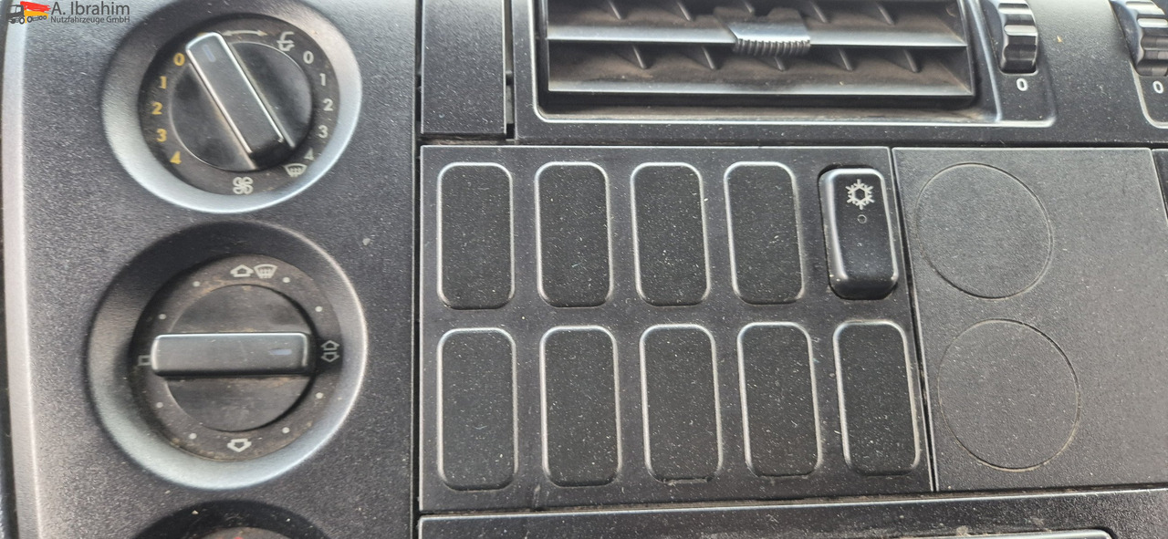 Mercedes-Benz Atego 823 LBW | Radstand 4900 mm | 7.2 m Pritsche Klima | 3 Pedals - Тентованный фургон: фото 2 Mercedes-Benz Atego 823 LBW | Radstand 4900 mm | 7.2 m Pritsche Klima | 3 Pedals - Тентованный фургон: фото 2