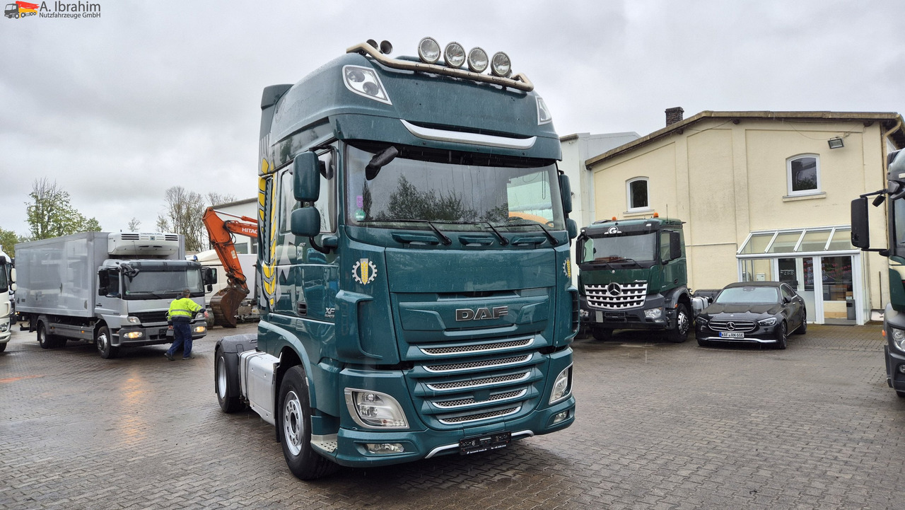 Тягач Daf XF460 FT Spoiler, Kipphydr., Retarder, Standklima deutsches Fahrzeug 1. Hand: фото 9 Тягач Daf XF460 FT Spoiler, Kipphydr., Retarder, Standklima deutsches Fahrzeug 1. Hand: фото 9