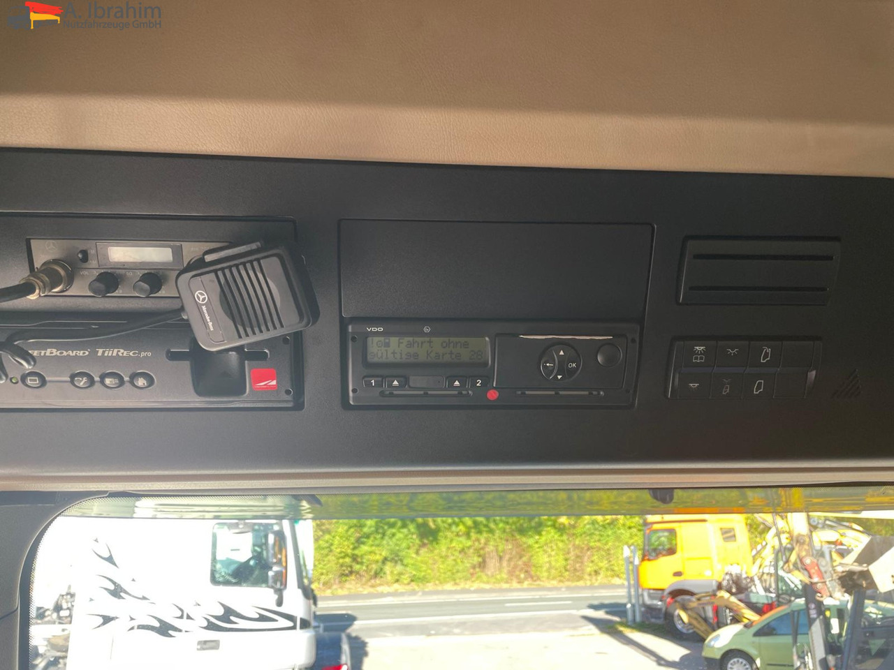 Mercedes-Benz 1842 LS Retarder Klima, Zustand gut, fehlerfrei deutsches Fahrzeug - Тягач: фото 3 Mercedes-Benz 1842 LS Retarder Klima, Zustand gut, fehlerfrei deutsches Fahrzeug - Тягач: фото 3