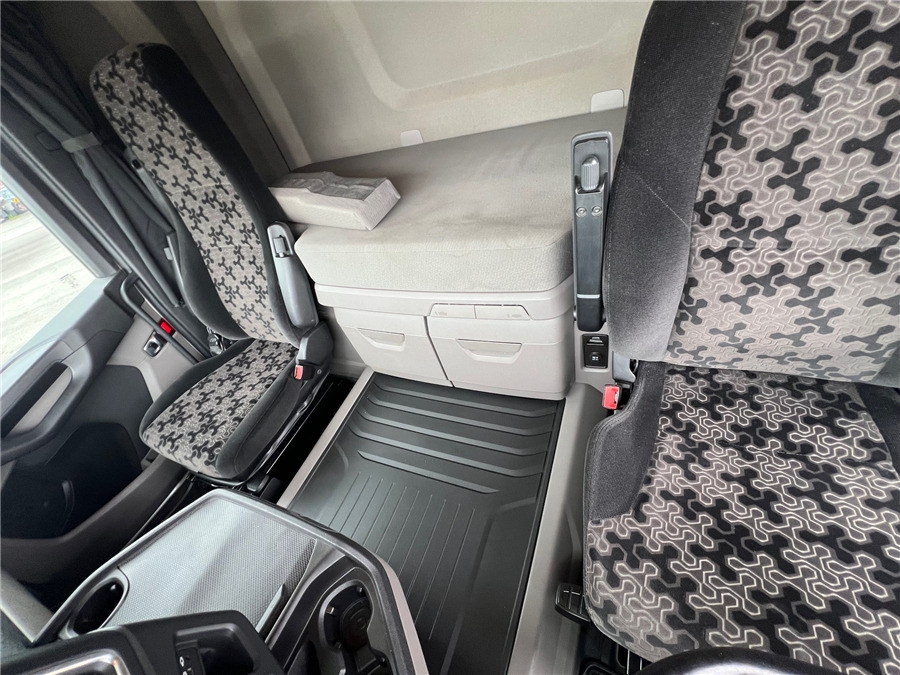 Тягач Scania R450: фото 18