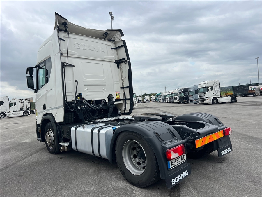 Тягач Scania R450: фото 6