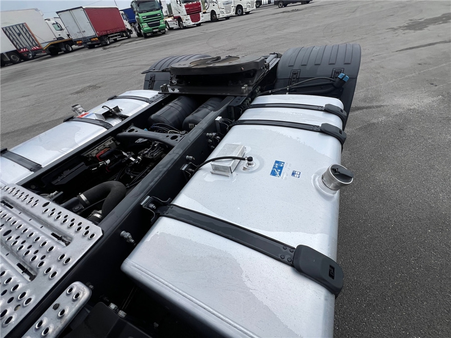 Тягач Scania R450: фото 9