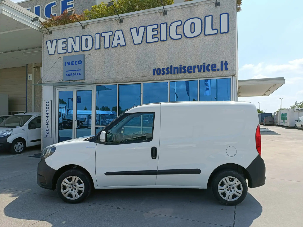 FIAT DOBLO CARGO 1.3 MJT SX - Цельнометаллический фургон: фото 2 FIAT DOBLO CARGO 1.3 MJT SX - Цельнометаллический фургон: фото 2