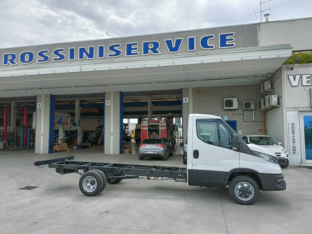 IVECO DAILY 35C18 MOD. 2025 A TELAIO NUOVO - Фургон: фото 3 IVECO DAILY 35C18 MOD. 2025 A TELAIO NUOVO - Фургон: фото 3