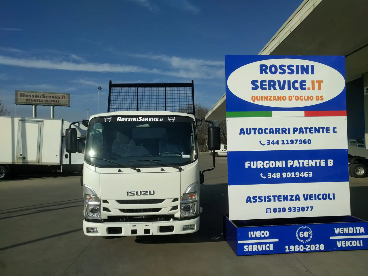 ISUZU NNR M21 T - Малотоннажный самосвал: фото 2 ISUZU NNR M21 T - Малотоннажный самосвал: фото 2