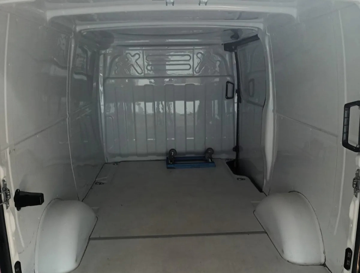 IVECO DAILY 35C14 L1H1 CNG METANO 3.0 - Цельнометаллический фургон: фото 2 IVECO DAILY 35C14 L1H1 CNG METANO 3.0 - Цельнометаллический фургон: фото 2