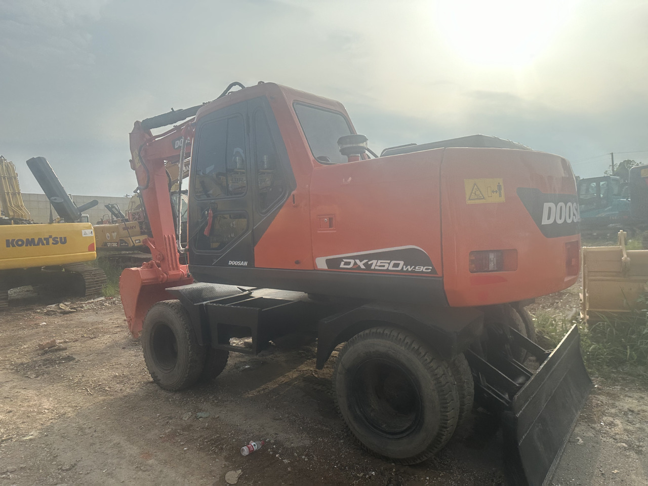 Doosan DX150W-9C - Колёсный экскаватор: фото 4 Doosan DX150W-9C - Колёсный экскаватор: фото 4
