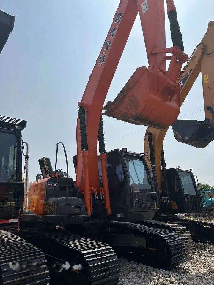 Hitachi ZX200-3 - Гусеничный экскаватор: фото 4 Hitachi ZX200-3 - Гусеничный экскаватор: фото 4