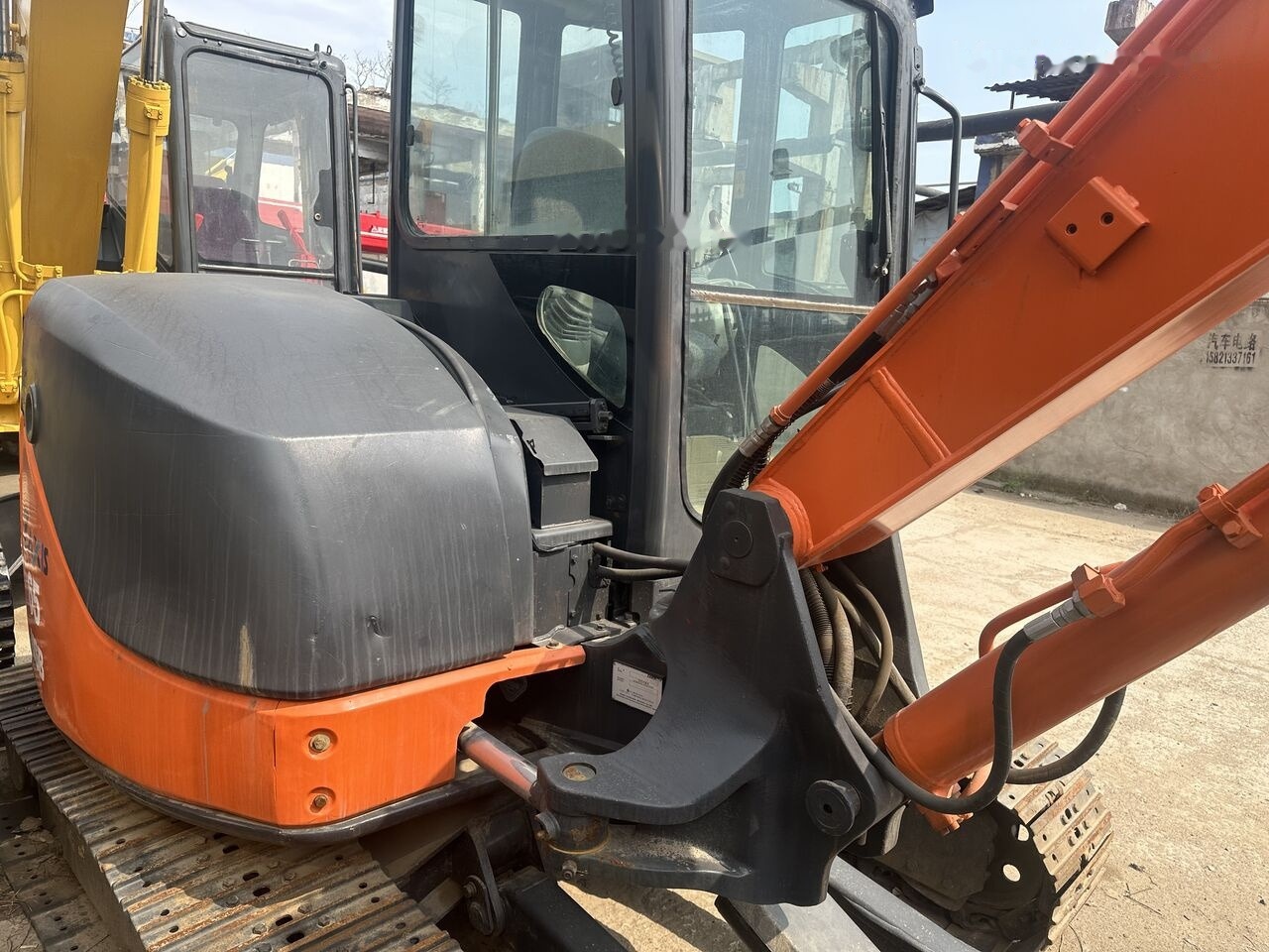 Hitachi ZX65 - Мини-экскаватор: фото 4 Hitachi ZX65 - Мини-экскаватор: фото 4