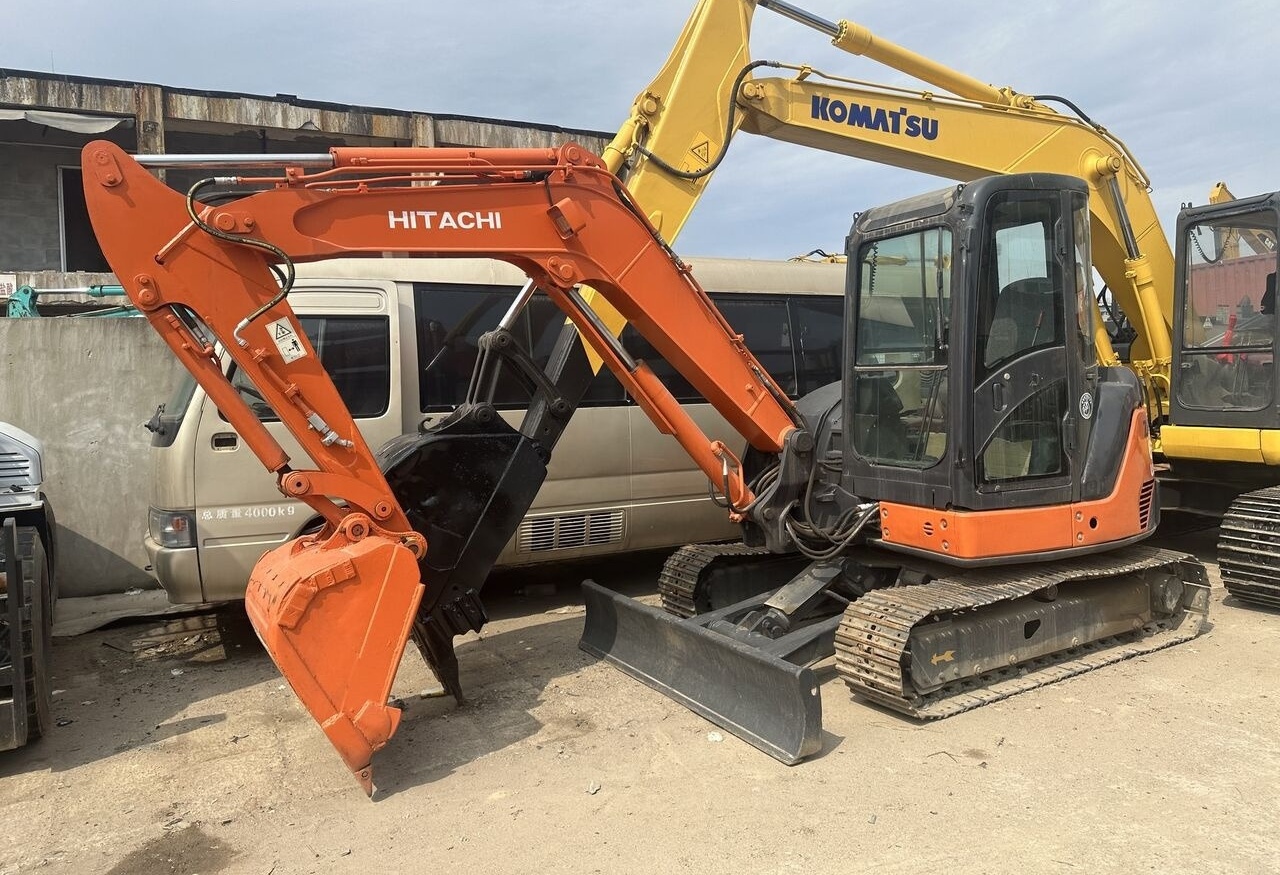 Hitachi ZX65 - Мини-экскаватор: фото 3 Hitachi ZX65 - Мини-экскаватор: фото 3