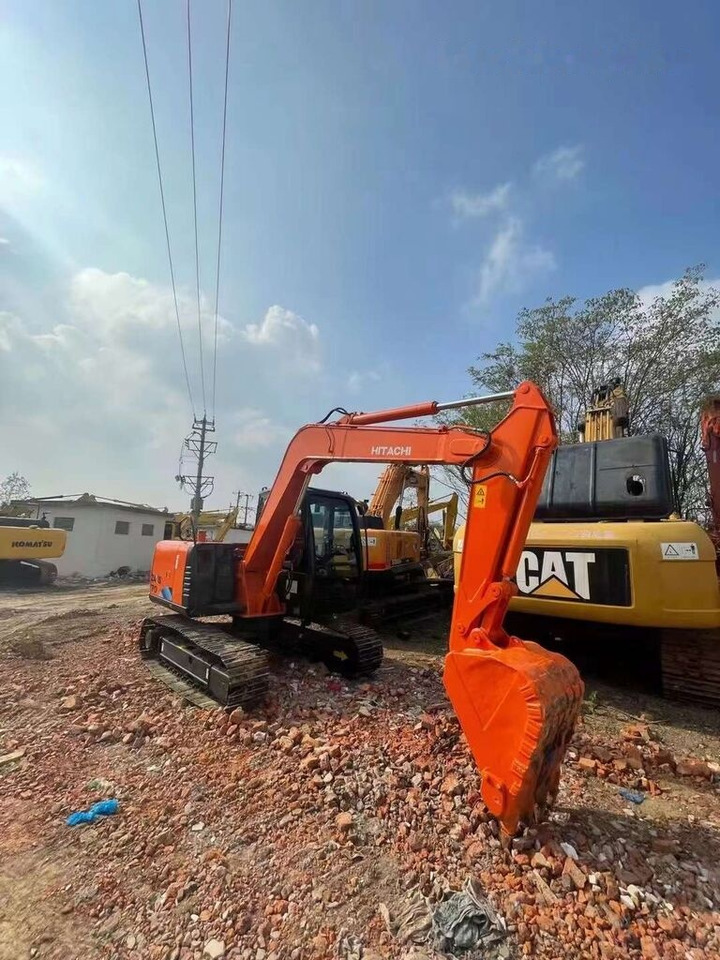 Hitachi ZX70 - Гусеничный экскаватор: фото 2 Hitachi ZX70 - Гусеничный экскаватор: фото 2