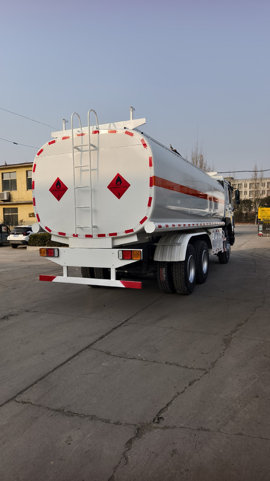 Howo 371 - Грузовик-цистерна: фото 2 Howo 371 - Грузовик-цистерна: фото 2