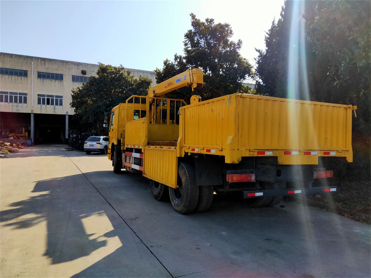 Howo 375 - Самосвал, Автоманипулятор: фото 1 Howo 375 - Самосвал, Автоманипулятор: фото 1