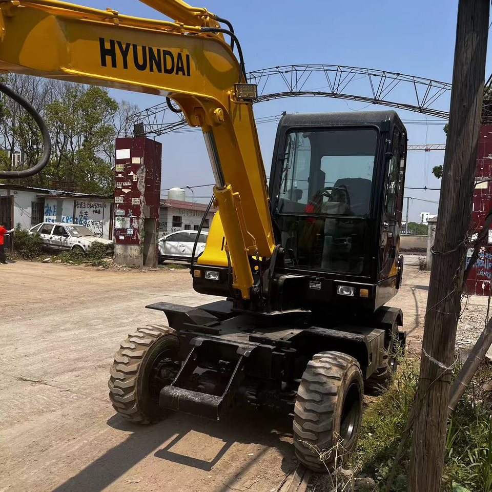 Hyundai R60W-7 - Колёсный экскаватор: фото 2 Hyundai R60W-7 - Колёсный экскаватор: фото 2